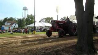 IH 966 Tractor Pull [upl. by Nimajaneb]