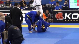 Cicero Costha vs Rogerio Cristo Master 2 Black belt Light Final IBJJF European 2014 [upl. by Neerroc]