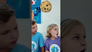 🍪She shares with everyone kidsgames kidssong [upl. by Watters]