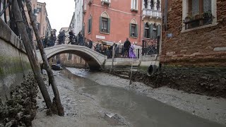 quotWir brauchen fünfzig Tage Regenquot  Venedig fällt trocken [upl. by Darnall]