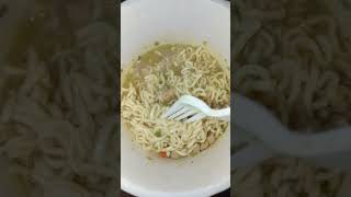 Pop mie cup rasa soto ayam popmie mie miesotoayam huntingjajan shorts shortvideo jajananenak [upl. by Ferree]