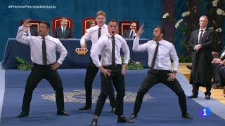 Momento HAKA de los All Blacks  PremiosPrincesadeAsturias 2017 [upl. by Otsuaf72]