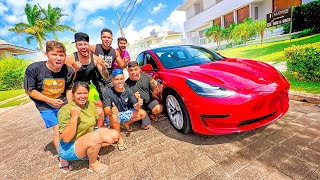 REAÇÃO DOS MEUS AMIGOS AO VER MEU TESLA [upl. by Huberman]