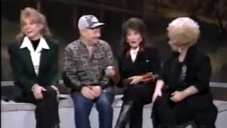 Loretta Lynn amp Friends 1995 show clip with Doolittle quotMooneyquot Lynn Faith Hill and Brenda Lee [upl. by Ariuqahs]