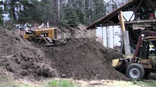 Lyle West John Deere 440 Diesel Dozer Moves Dirt [upl. by Kendrick38]