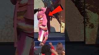 Watch As TD Jakes Wife Sarah Jakes Removes Wig In Church And Got Responded By Gino Jennings [upl. by Kingsly]