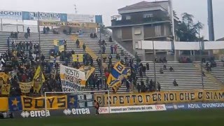 ParmaCastelfranco lettura formazioni inno Forza Parma la gara delle bandiere in Curva Nord [upl. by Renferd]