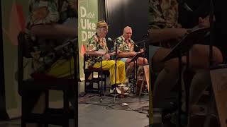 The Coconut Knackers met ameland op banjolele en ukulele [upl. by Tnahsin]