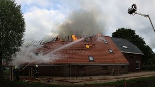 Zuidlaren  Woonboerderij in Zuidlaren deels verwoest door brand [upl. by Tripp]