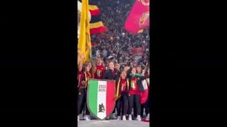 Calcio femminile le giocatrici dellAs Roma festeggiano lo scudetto sotto la Curva Sud [upl. by Autumn]