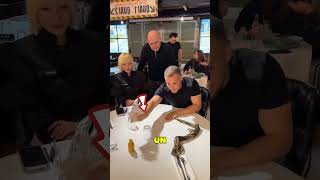 Hombre Transforma Mágicamente Un Pañuelo En Serpiente 😱❤️ [upl. by Aihtnyc]