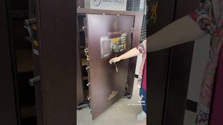 Browning RW49 Rawhide Wide Gun Safe [upl. by Aneel170]