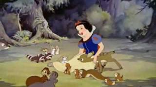 Blancanieves y los siete enanitos Sonriendo al cantar [upl. by Cleodell]