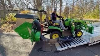 John Deere 1025R MC2120 bagging leaves leaf scooper collection system [upl. by Rucker]