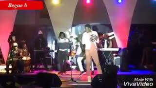 Concert de Wally Seck à Thies Le prince des Faramarénes enflamme le … [upl. by Dupre]