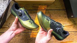 Fizik Tempo Overcurve R4 Iridescent Road Shoe Unboxing  Wiggle [upl. by Ebarta]