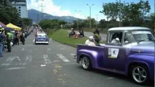 Desfile de Autos Clasicos y Antiguos Medellín Colombia HD [upl. by Rehpetsirhc]