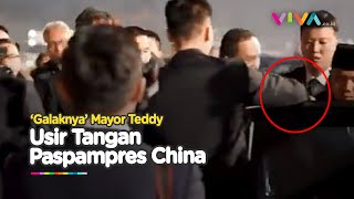 DETIKDETIK Aksi Sangar Mayor Teddy Tepis Tangan Paspampres China [upl. by Ordnasil]