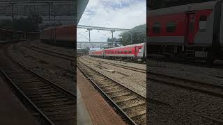 Kochuveli Sf Express Crossing kuttipuram Station keralaroute logyentertainer [upl. by Aleil]