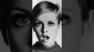 Twiggy recreates her iconic 1967 image captured by BertStern for Vogue with timeless luxury accessories backed by eBay UK’s Authenticity Guarantee [upl. by Sera]