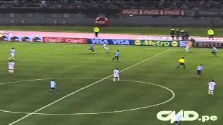 El golazo de Claudio Pizarro a Argentina [upl. by Bikales]