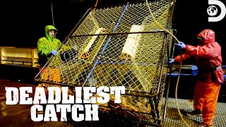 Northwestern’s Biggest Crab Haul Yet  Deadliest Catch  Discovery [upl. by Asiel661]