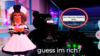 I dressed rich Vs poor to see how people would treat me in royale high [upl. by Hawkins]