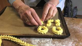 Backen mit Oma Agnes Spritzgebäck [upl. by Atinnor]