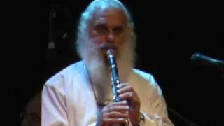 Klezmer clarinetist Moussa Berlin plays Kale Bazetsn camera1 [upl. by Atsiuqal]