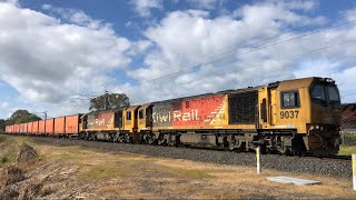 DL 9037 9354 with Train 229 approaching kahikatea drive crossing Hamilton NIMT [upl. by Hankins402]