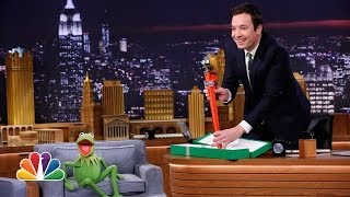 Kermit the Frog Has a Gift for Jimmy [upl. by Ylas]