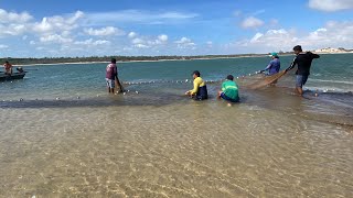 Aventura PESCARIA DE REDE DE ARRASTO NA PRAIA PÉ DO MORRO PAULINO NEVES MARANHÃO [upl. by Aleehs]