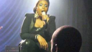 Jennifer Hudson Cant Finish Her Song [upl. by Eissim]