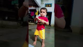 Amuly bhunta ke maje lete huye 🌽🌽cutebaby shortvideo ytshorts masti [upl. by Aihtnyc]