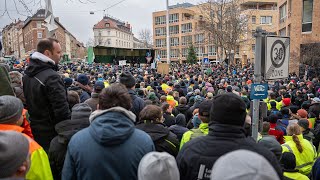 Landwirte demonstrieren in Stuttgart  STUGGITV [upl. by Olgnaed]