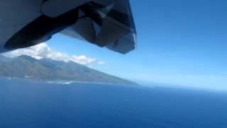 Air Tahiti Landing in Papeete ATR72 [upl. by Leidgam]