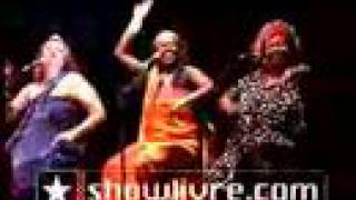 Cidade Negra canta quotPensamentoquot Showlivre2003 [upl. by Seuguh977]