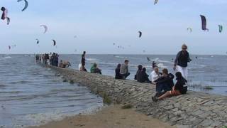 Hängt ihn höher  Video  Kitesurfen CuxhavenSahlenburg 2010 [upl. by Mohl]