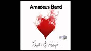 Amadeus Band  Overen  Audio 2009 HD [upl. by Marc]