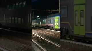 Regionali Vivalto trenitalia a Sezze Romano [upl. by Annaiuq]