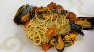 Spaghetti con Cozze e Pomodorini [upl. by Retxed]