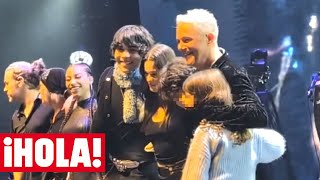 La emoción de Alejandro Sanz al cerrar su gira acompañado por sus cuatro hijos en el escenario [upl. by Burger620]