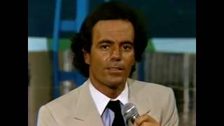 Viejas tradiciones Un canto a Galicia Julio Iglesias EN VIVO [upl. by Shaver]