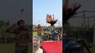 इतनी खूबसूरत लड़की स्टंट करके बुलेट पर चढ़ गई  couple jump hai shorts gymnast acrobatics flip [upl. by Annav]