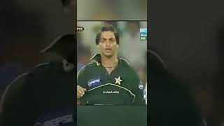 Shoaib akhtar bouncer🥵 foryou shoaibakthar fastbowler cricketlover vairalshortgrowthmyaccount [upl. by Enaffit]