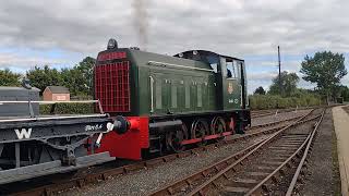 here is green hunslet dl26 moving 4079 pendennis castle and 6697 prairie [upl. by Uile]