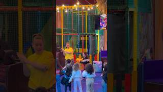 Canta e Balla insieme a Serena e Gaia al Parco Giochi 💃 Canzoni per bambini gigantipark shorts [upl. by Gardia]