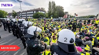 Proteste zum AfD Parteitag in Essen Vermummte greifen Polizisten an [upl. by Athalie]