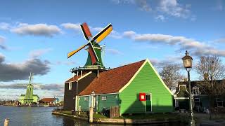 Molen de Gekroonde Poelenburg en Molen de Huisman op de Zaanse Schans op 11 November [upl. by Persson320]