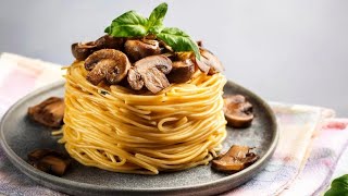 SPAGHETTITORTE mit Champignons  Pasta fleischlos [upl. by Alroy397]